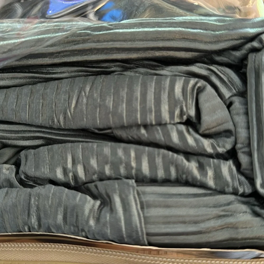 NWT Suite 109 Pebbled Satin King Duvet Cover - Greenish Gray 100” x 90”